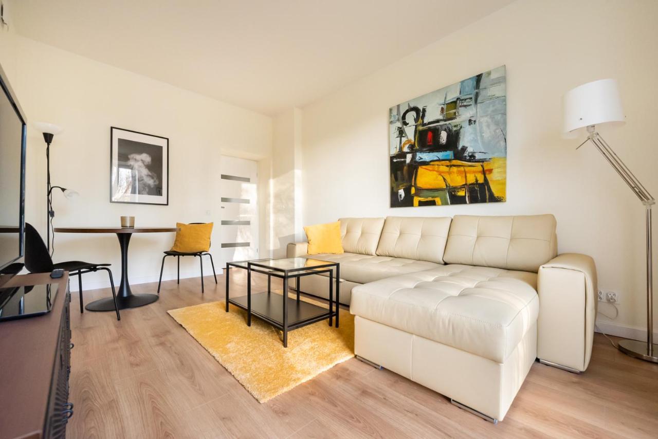 Ochota Sunny Apartment Varsovia Exterior foto